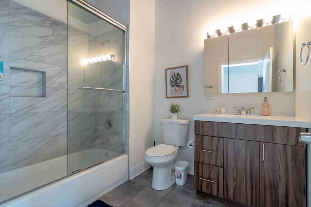 Mccormick Place 2Br Stylish Suite With Optional Parking And Gym For Up To 8 Guests Near Soldier Field And Grant Park Σικάγο Εξωτερικό φωτογραφία